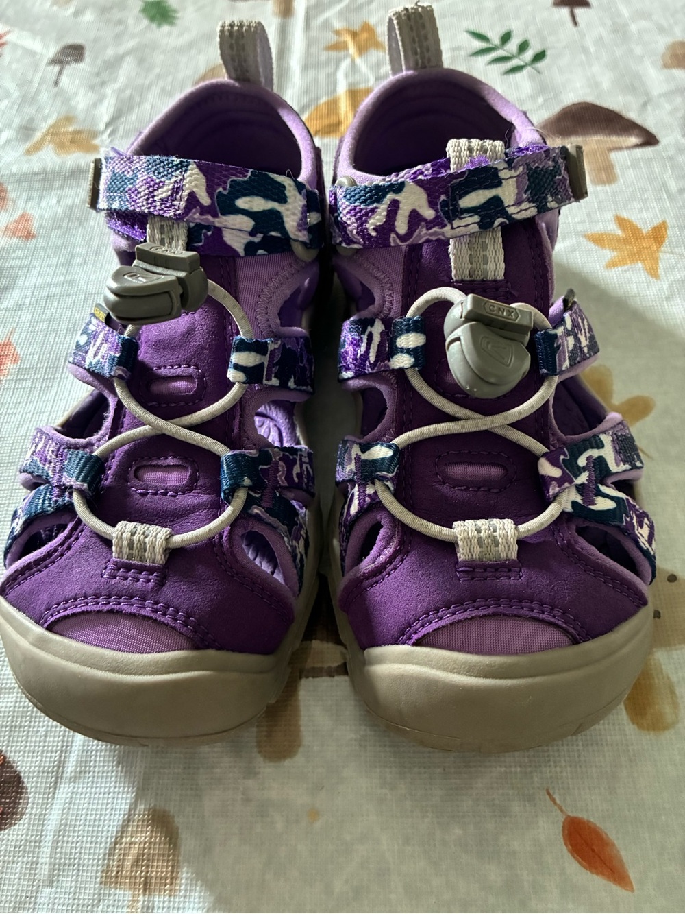 Keen Girls youth Purple Outdoor Sandals - size 12
